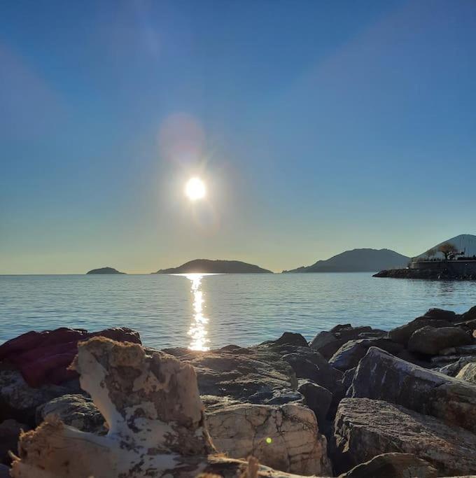 La Terrazza Sul Golfo Dei Poeti Con Vista Mare Lägenhet Pitelli Exteriör bild