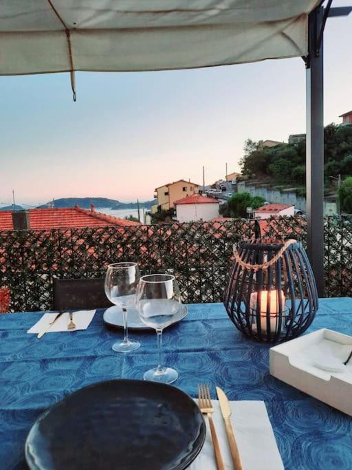 La Terrazza Sul Golfo Dei Poeti Con Vista Mare Lägenhet Pitelli Exteriör bild
